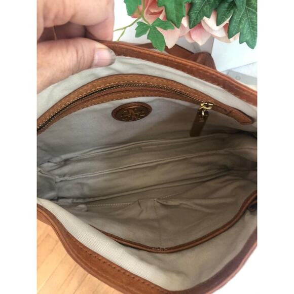 TORY BURCH STUDDED SADDLE BAG PURSE MESSENGER (500 - Picture 15 of 15